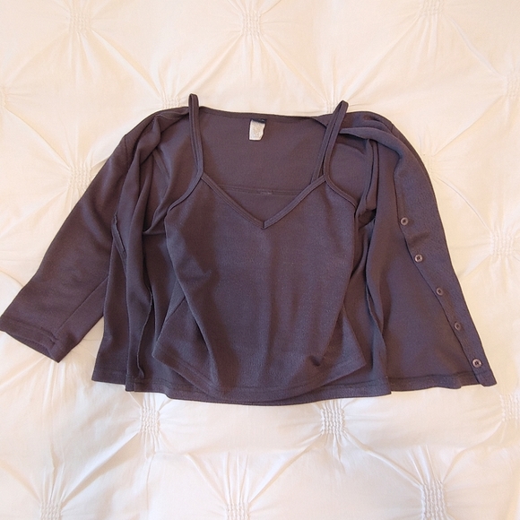 Whisper Y2k slate grey stretchy button down cardigan & cropped tank set. Size L - Picture 5 of 14